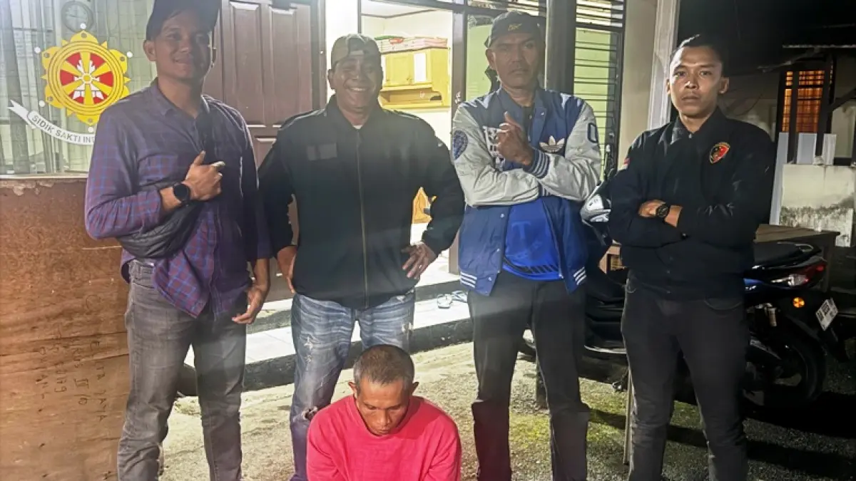 TAK BERKUTIK: Pelaku kasus pencurian ternak saat diamankan Polsek Kota Payakumbuh, Selasa (7/4).(DOK POLSEK KOTA PAYAKUMBUH)