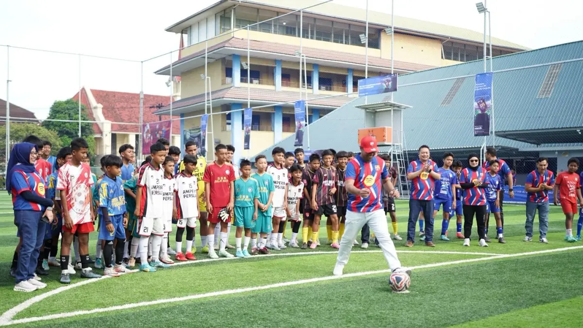 BRI Padang gelar Youth Champions League U-14 di Sumbar, ajang minisoccer pembinaan pemain muda dengan peluang pengalaman sepak bola global ke Barcelona.
