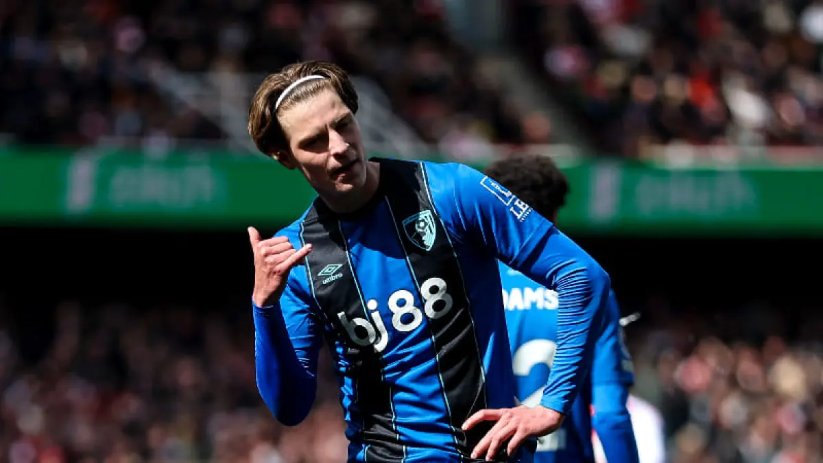 Selebrasi Alex Scott usai mencetak gol kemenangan Bournemouth ke gawang Arsenal di Emirates Stadium, Sabtu (11/4/2026). (Foto: @afcbournemouth)