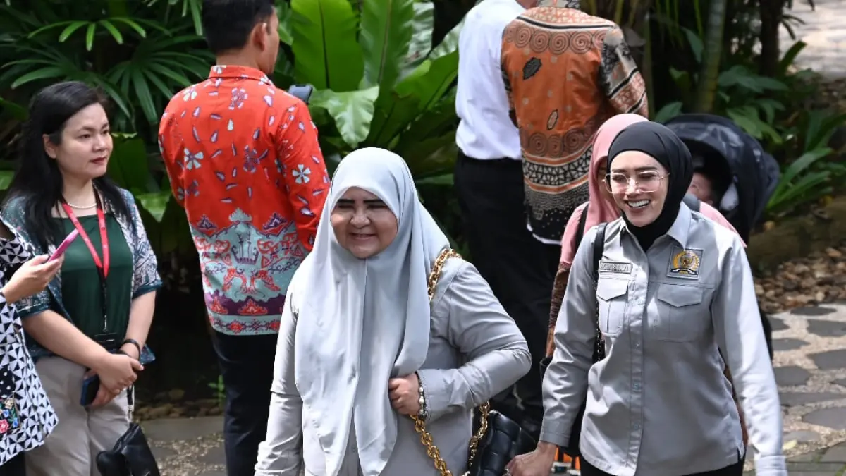 Nevi Zuairina saat melakukan pengawasan terkait transformasi digital BUMN di Lampung.(Foto: Tim NZ)