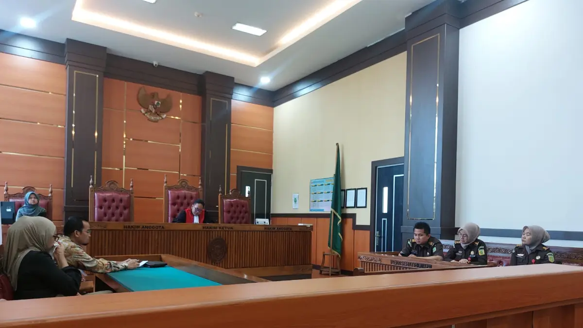 Suasana persidangan kasus korupsi BSN di PN Padang, Selasa (14/4/2026). (SUYUDI/PADEK)
