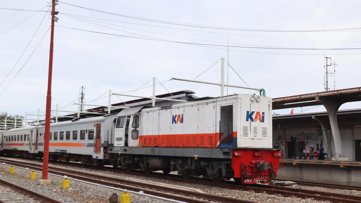 KAI Divre II Sumbar gunakan 225.480 liter BBM subsidi layani 512.741 penumpang triwulan I 2026, dorong efisiensi dan tarif terjangkau.