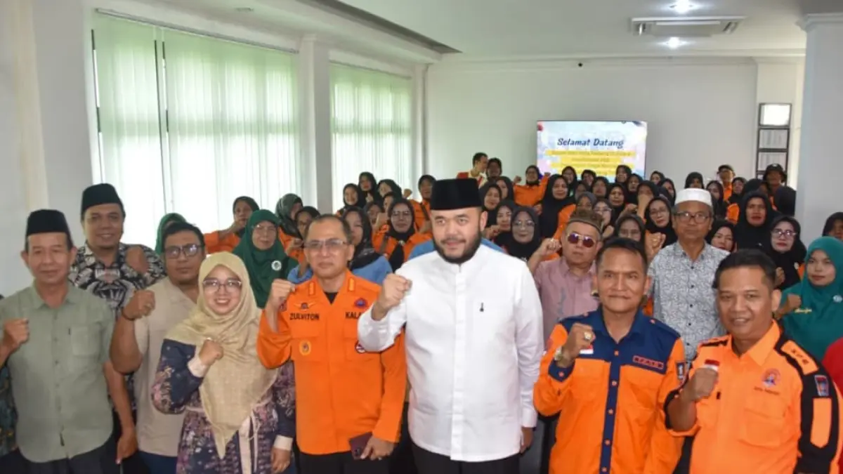 Wali Kota Padang Fadly Amran menghadiri Halal Bihalal KSB Padang Timur di Aula Kantor Camat Padang Timur, menegaskan peran KSB sebagai garda terdepan penanggulangan bencana.(Foto: Prokopim)