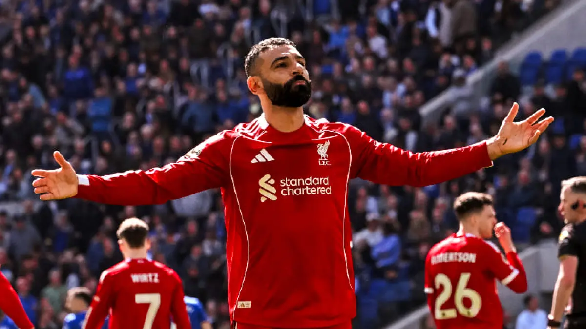 Mohamed Salah mencetak gol untuk Liverpool saat melawan Everton di Derby Merseyside, Liga Inggris, Minggu malam (19/4/2026). (Foto: X @LFC)