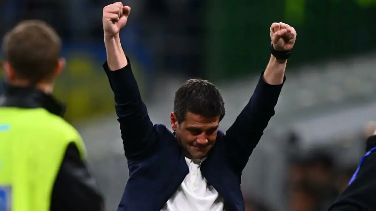 Pelatih Cristian Chivu memimpin Inter Milan saat mengalahkan Cagliari 3-0 dan unggul 12 poin di puncak klasemen Serie A, Sabtu dini hari WIB (18/4/2026).(Foto: X @inter)