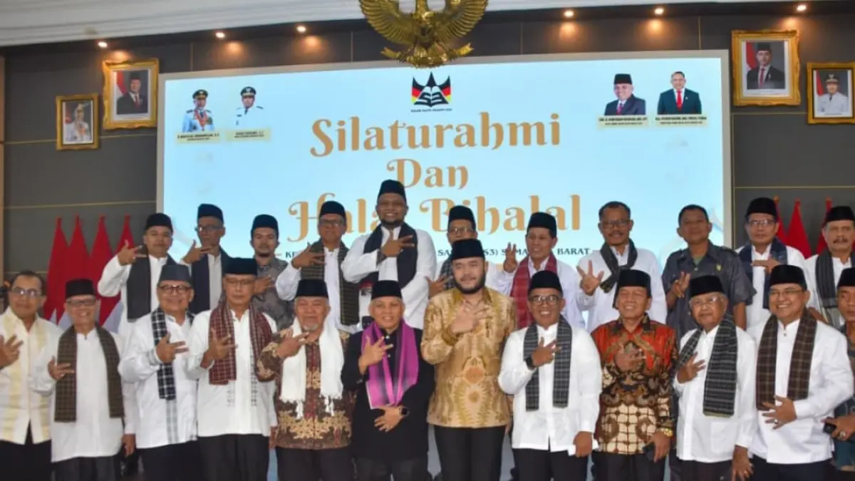 Wali Kota Padang Fadly Amran bersama Keluarga Besar Solok Saiyo Sakato (S3) Sumatera Barat pada kegiatan halal bihalal di Auditorium Gubernur Sumbar.(Foto: Prokopim)