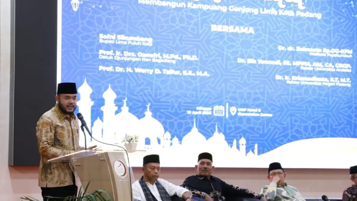 Wali Kota Padang Fadly Amran saat menghadiri halal bihalal Gonjong Limo, organisasi perantau Payakumbuh dan Limapuluh Kota, di Universitas Negeri Padang Hotel.(Foto: Prokopim)