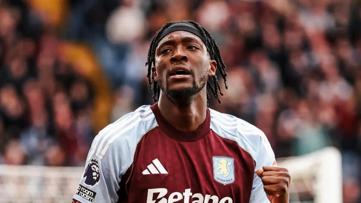 Tammy Abraham merayakan gol penentu kemenangan Aston Villa atas Sunderland di menit 90+3 di Villa Park. (Foto: X @AVFCOfficial)