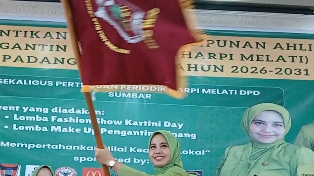 Ratna Juwita Taslim, S.Hum yang dikenal sebagai Manana MUA resmi dilantik sebagai Ketua DPC Himpunan Ahli Rias Pengantin Indonesia (HARPI Melati) Kota Padang untuk masa bakti 2026–2031.