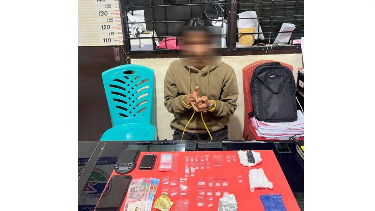 Tersangka bersama barang bukti saat diamankan di Polres Limapuluh Kota, Senin (20/4). (DOK POLRES PAYAKUMBUH)

