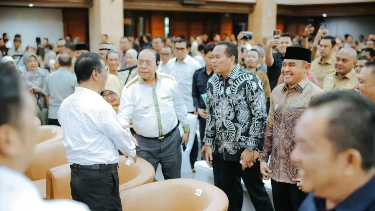 Wali Kota Pariaman Yota Balad menghadiri Rakornas Mitigasi Kekeringan Lahan Pertanian yang digelar Kementan di Auditorium Gedung F, Jakarta, Senin (20/4). (DOK KOMINFO PARIAMAN)
