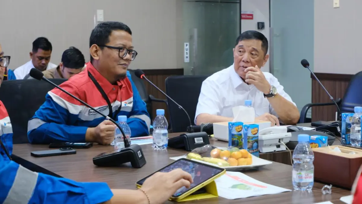 Komisaris Pertamina Patra Niaga tinjau FT Sei Siak untuk pastikan distribusi BBM andal, pengawasan operasional, dan penerapan GCG di Sumbagut.