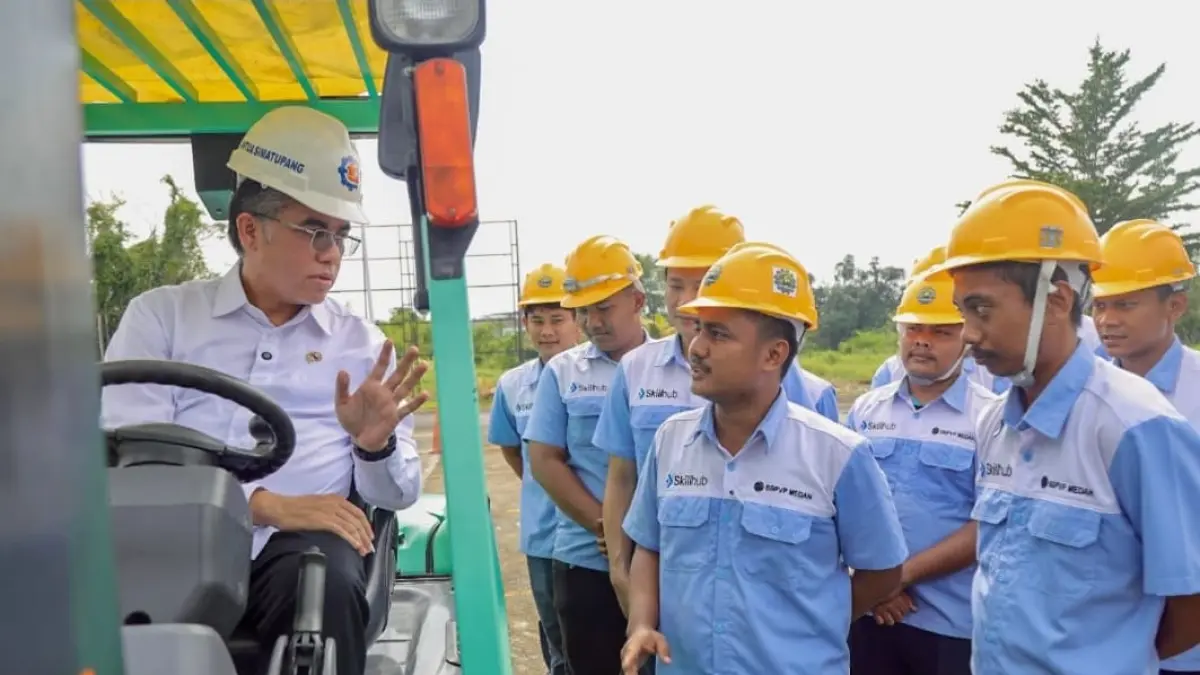 Menaker Yassierli saat kunjungan kerja di BBPVP Medan.(Foto: Humas)