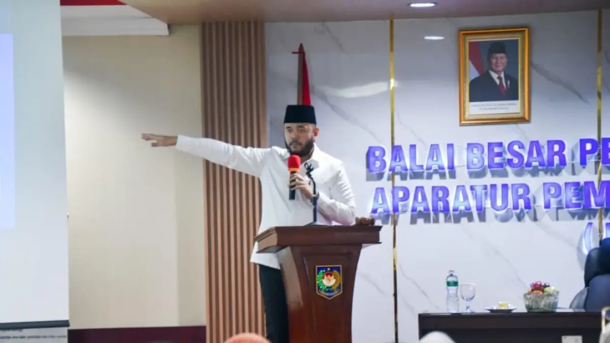 Wali Kota Padang Fadly Amran menjadi narasumber dalam Pelatihan Kepemimpinan Administrator di Bukittinggi.(Foto: Prokopim)
