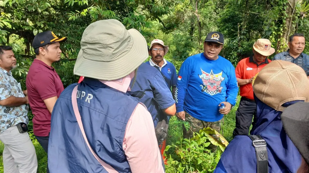 Anggota DPRD Sumbar, Verry Mulyadi saat berdiskusi dengan warga Lubukkilangan, beberapa waktu lalu. (DOK DPRD SUMBAR)