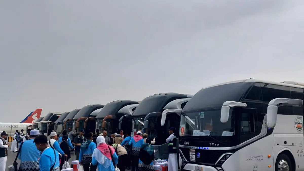 Kloter pertama haji Embarkasi Padang tiba di Madinah. Sebanyak 391 jemaah PDG 01 dipastikan selamat dan sehat usai penerbangan 8 jam.