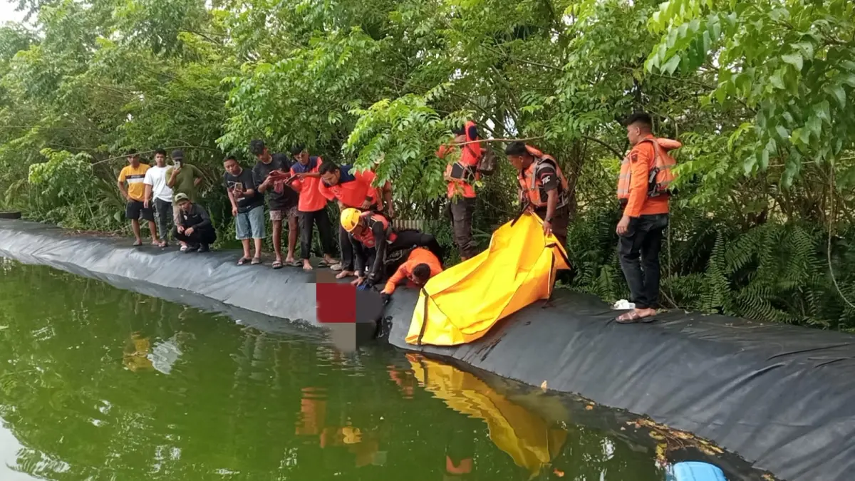 Mustafa, bocah 4 tahun yang diduga tenggelam di Sungai Katapiang, Padangpariaman, ditemukan tewas oleh Tim SAR sekitar 200 meter dari LKP, Jumat (24/4/2026). (Kantor SAR Kelas A Padang)