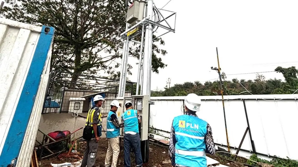PLN nyalakan listrik 197 kVA di Sekolah Rakyat Sungai Kambut Dharmasraya, dukung pembangunan pendidikan dari SD hingga SMA.