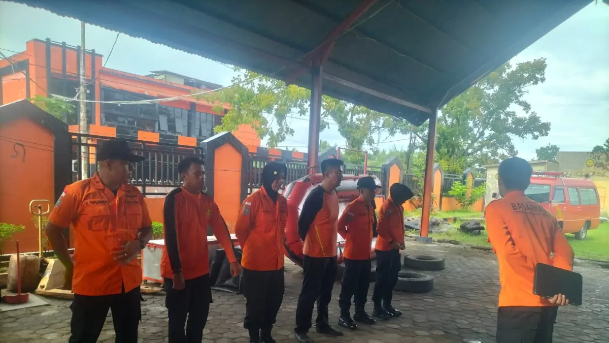 Tim SAR Padang dikerahkan mencari Mustafa (4), yang diduga tenggelam di sungai Katapiang, Padangpariaman, Jumat (24/4/2026). (Kantor SAR Kelas A Padang)