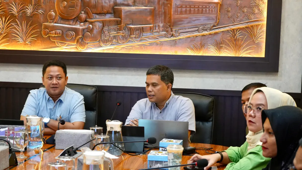 Audit resertifikasi ISO 9001:2015 oleh tim Bureau Veritas Indonesia dipimpin Bambang Heriyanto terhadap PT KAI Divre II Sumbar guna memastikan penerapan sistem manajemen mutu berjalan optimal di berbagai unit kerja, di Sumatera Barat, 23–24 April 2026. (KAI Divre II Sumbar)