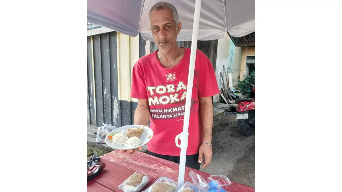 Idris, penjual Idi Apam. (ZIKRINIATI ZN/PADEK)