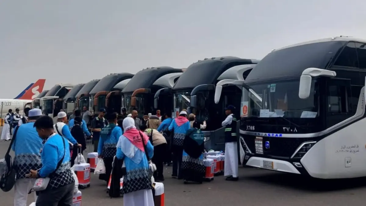 Jamaah haji kloter PDG 01 Embarkasi Padang tiba di Bandara Madinah dan langsung menuju pemondokan di Sektor 4, Jumat 24 April 2026.(Foto: Humas Kemenhaj Sumbar)