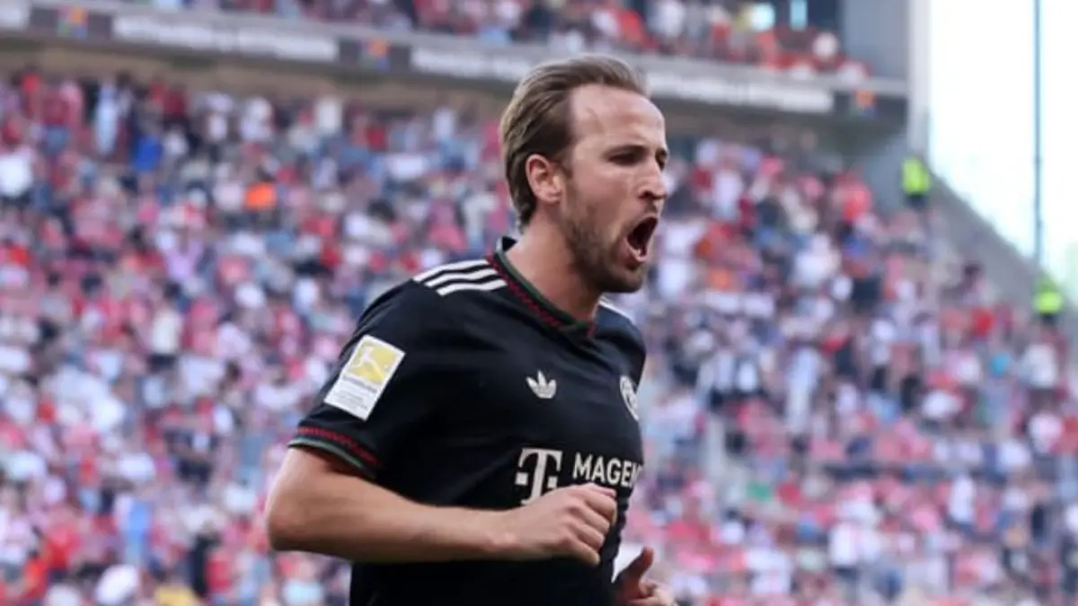 Selebrasi Harry Kane, penentu Bayern Munich comeback dramatis 4-3 melawan Mainz dalam laga Bundesliga 2025/2026.(Foto: X @FCBayern)