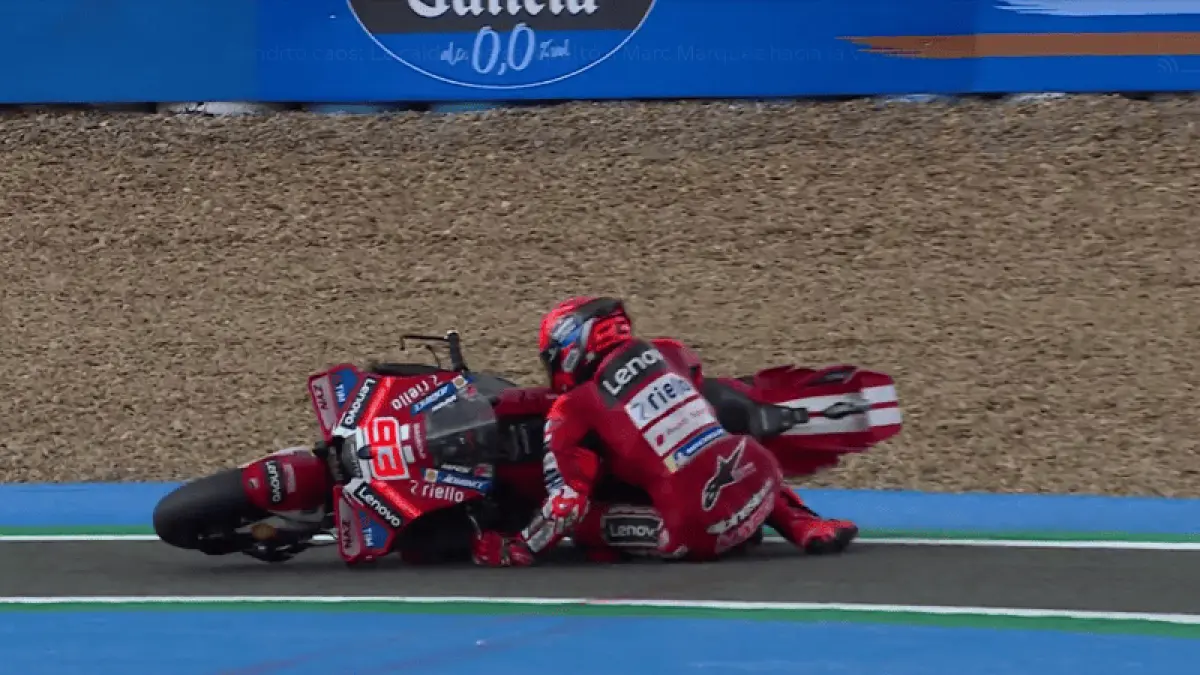Marc Marquez tergelincir di trek basah Jerez dalam Sprint Race MotoGP yang diguyur hujan.(Foto: SC video MotoGP)