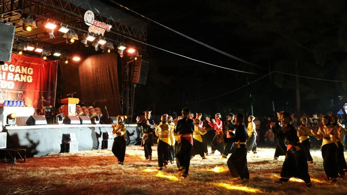 Festival Randai Remaja Sumbar 2026 di Pariaman libatkan ratusan pelajar, jadi upaya nyata pelestarian budaya Minangkabau. (Humas)