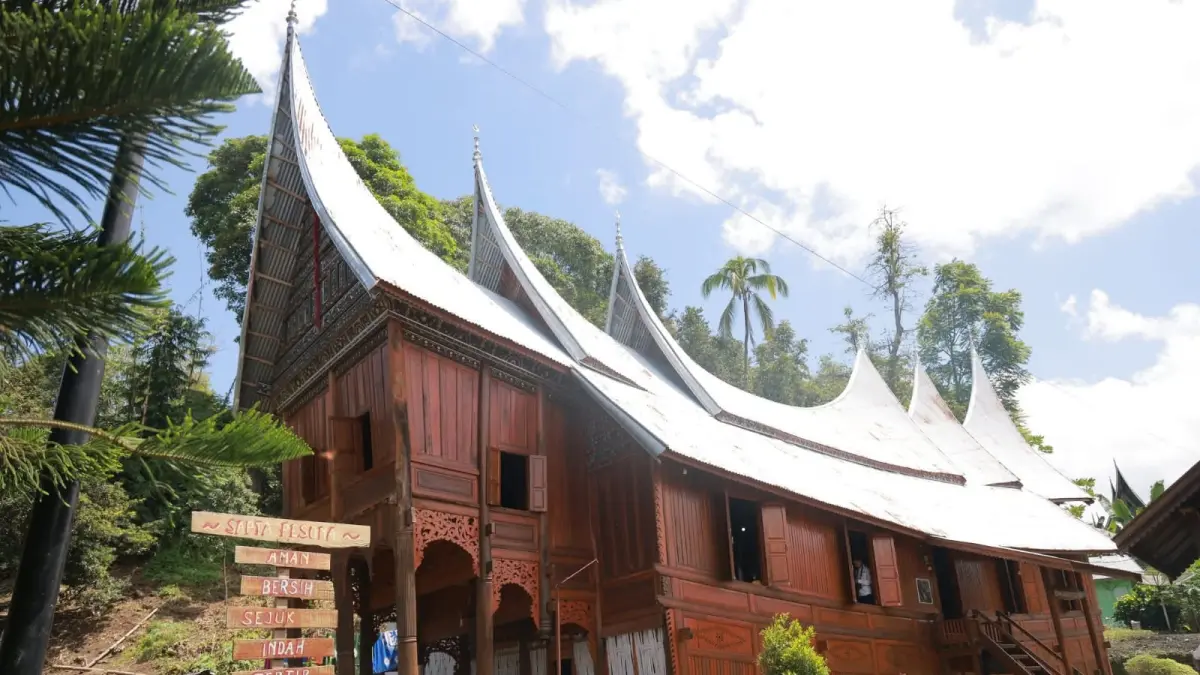 Kampung Minang di Nagari Sumpur, Kecamatan Batipuh Selatan, Kabupaten Tanahdatar, Provinsi Sumatera Barat. (Safrizal/Padeks)