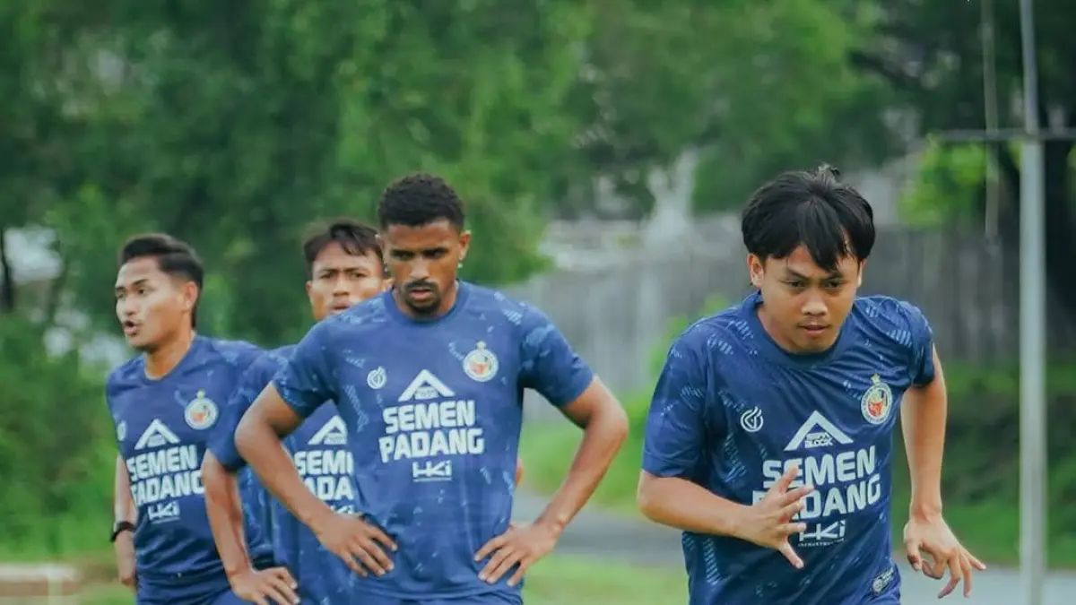 Pemain Semen Padang FC saat menjalani latihan. (INSTAGRAM SEMEN PADANG FC)