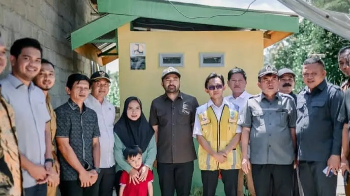 Anggota Komisi V DPR RI, Zigo Rolanda, usai meresmikan fasilitas SANIMAS di Nagari Persiapan Pakan Rabaa Selatan, Solok Selatan.(Foto: IST)