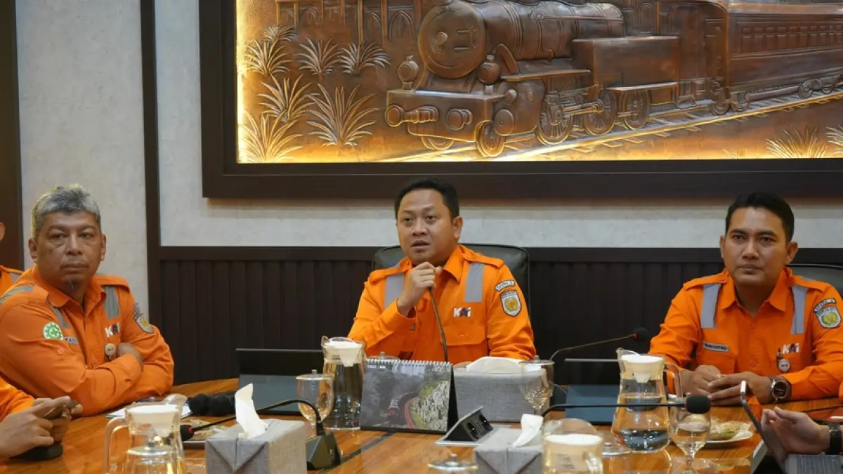 KAI Divre II Sumbar gelar Rapat Safety Committee April 2026 untuk memperkuat keselamatan kerja, evaluasi K3, dan dorong budaya zero accident, Rabu (29/4/2026) di Ruang Rapat Buya Hamka, Kantor Divre II Sumbar.