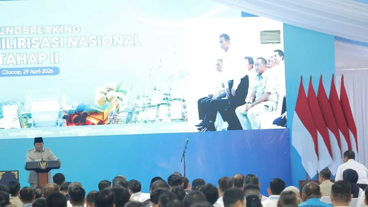 Presiden Prabowo Subianto meresmikan groundbreaking 13 proyek hilirisasi fase II di Cilacap, Jawa Tengah, sebagai upaya meningkatkan nilai tambah pertanian di Indonesia.(Foto: Humas Kementan)