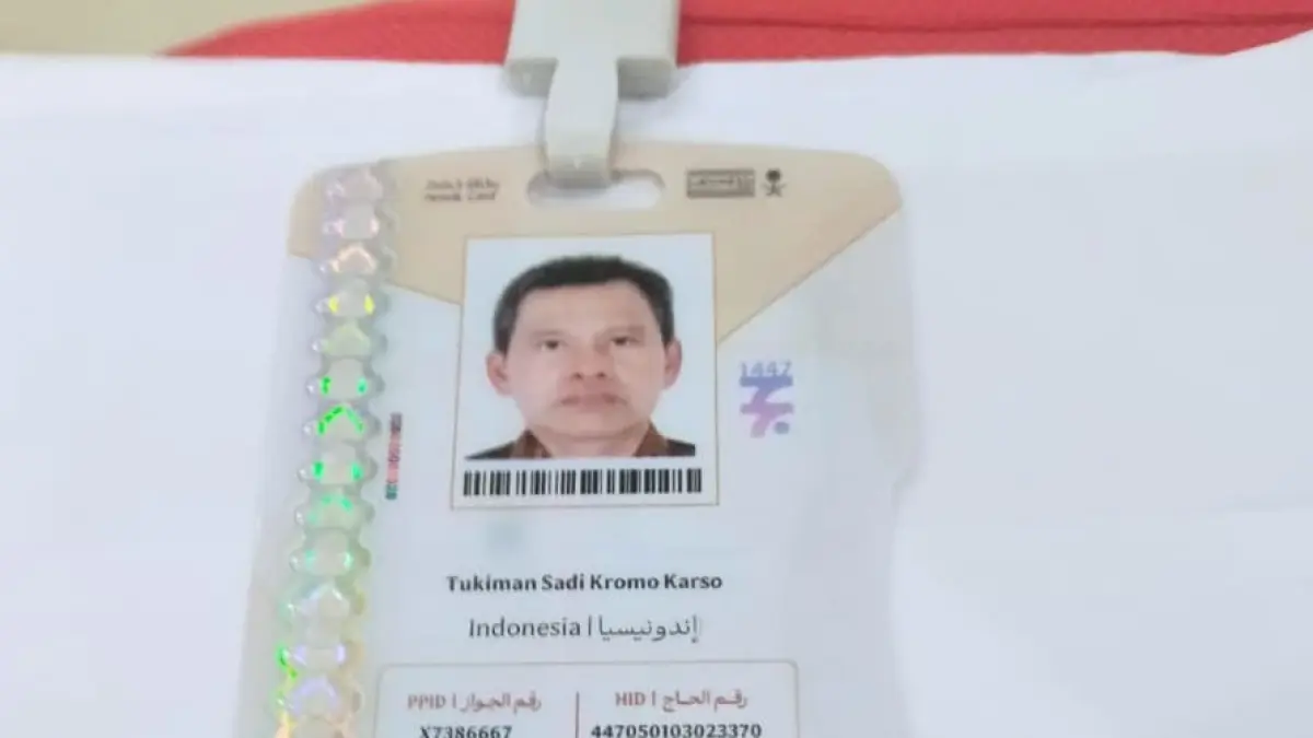 Kartu identitas resmi milik jamaah haji Kloter PDG 04 asal Bengkulu yang wafat di Madinah.(Foto: Humas Kemenhaj Sumbar)
