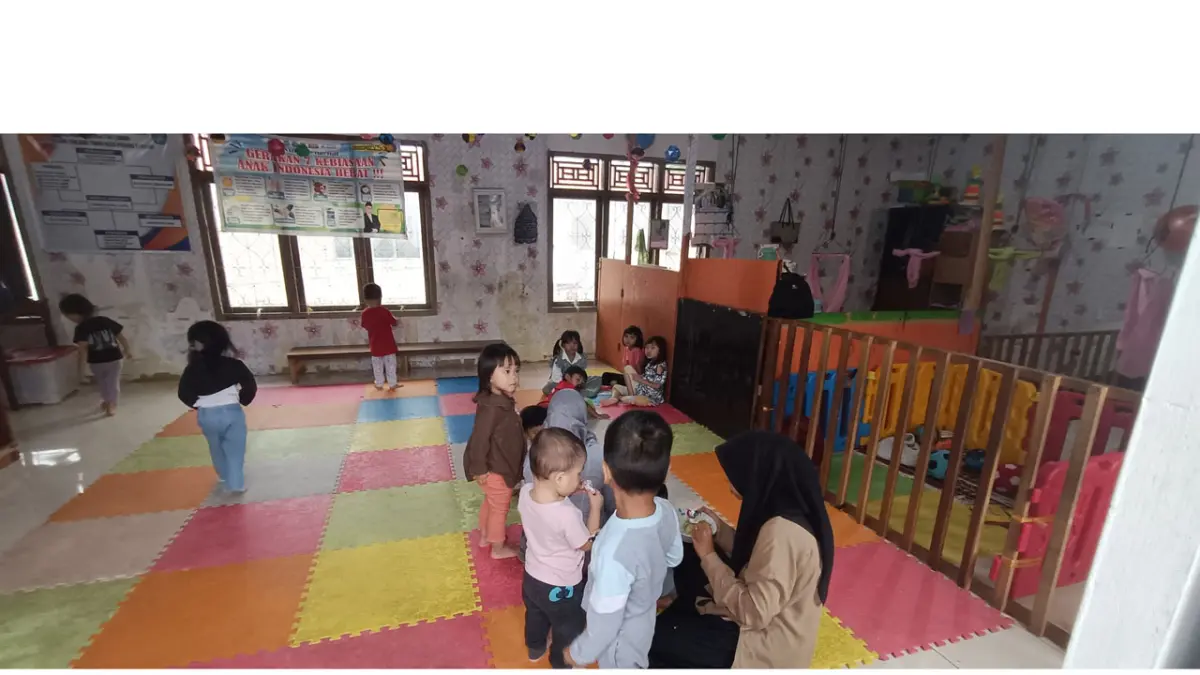 Sejumlah anak-anak yang dititipkan orang tuanya di TPA Al Fath, Kota Padangpanjang, beberapa hari lalu. (YUWARDI/PADEK)