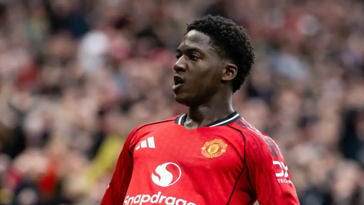 Selebrasi Kobbie Mainoo usai cetak gol penentu kemenangan Manchester United ke gawang Liverpool pada laga Premier League di Old Trafford, Minggu malam WIB.(Foto: X @manutd)