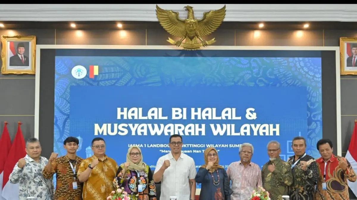 Ketua terpilih IASMA 1 Landbown Sumbar 2026–2029, Zefnihan, bersama para pengurus saat Muswil di Auditorium Istana Gubernur.(Foto: Rommi)