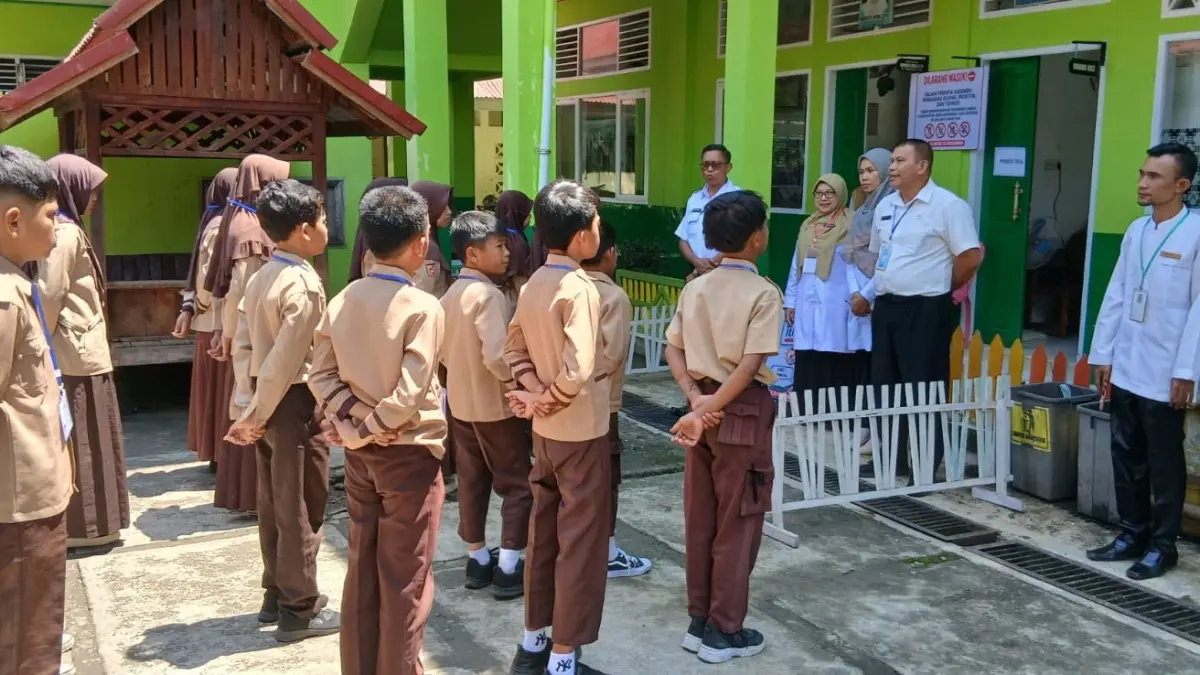 Murid SD 26 Payakumbuh diberi pengarahan sebelum Tes Kemampuan Akademik (TKA) beberapa waktu lalu. (TIM LAMAN GURU)