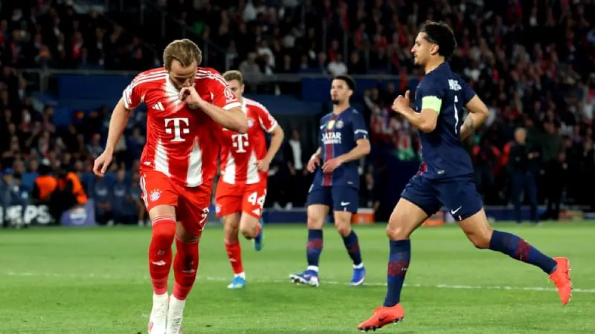 Harry Kane usai mencetak gol bagi Bayern Munich pada leg pertama semifinal Liga Champions melawan PSG di Paris.(Foto: UEFA)