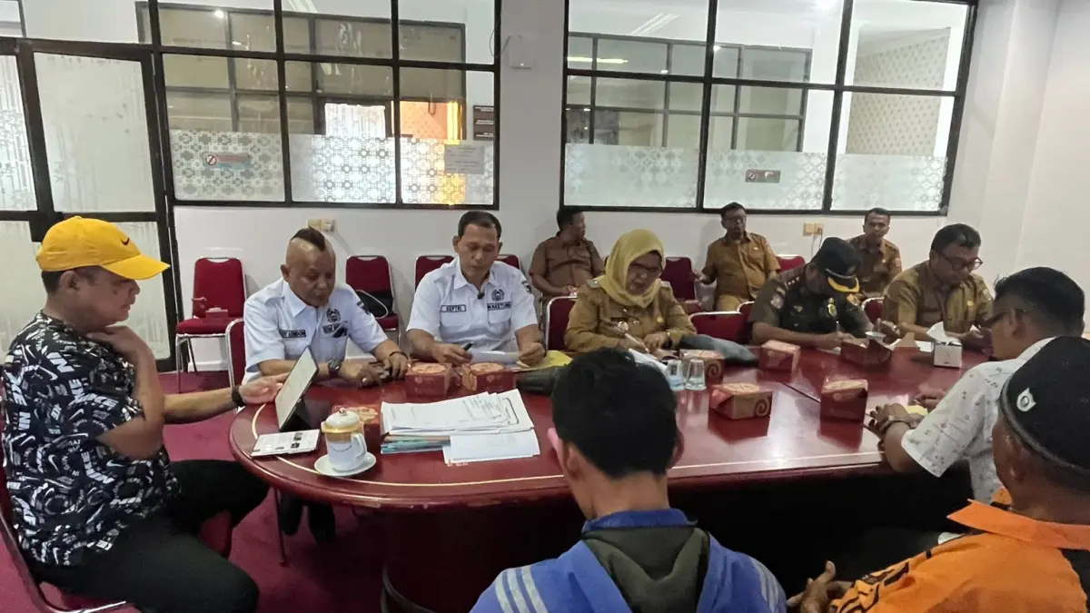 Sekretaris Daerah Kota Pariaman, Afrizal Azhar, menegaskan kesiapan daerahnya sebagai tuan rumah, sejalan dengan visi pengembangan sport and tourism, dalam rapat teknis bersama KONI di Pariaman, Selasa (5/5/2026).