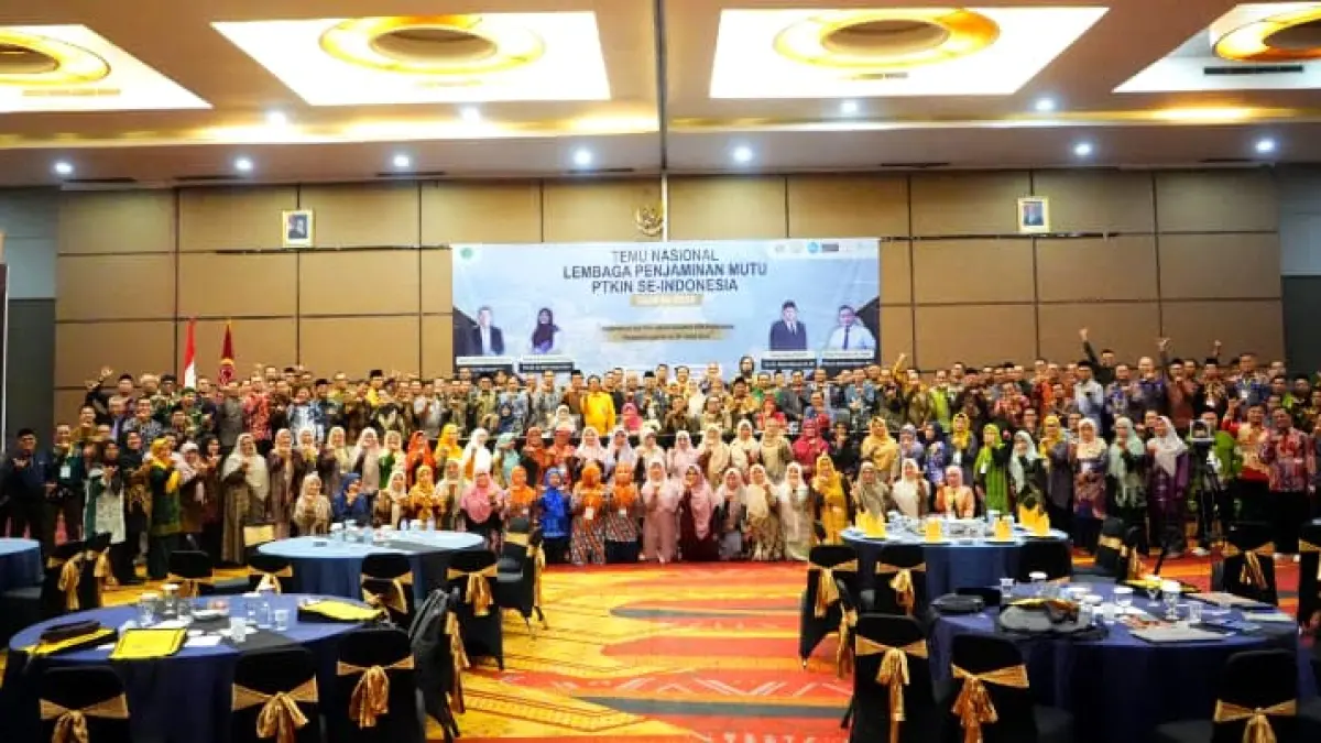 Para peserta Temu Nasional PILJAMU dari seluruh PTKIN Indonesia di UIN Imam Bonjol Padang.(Foto: Humas)