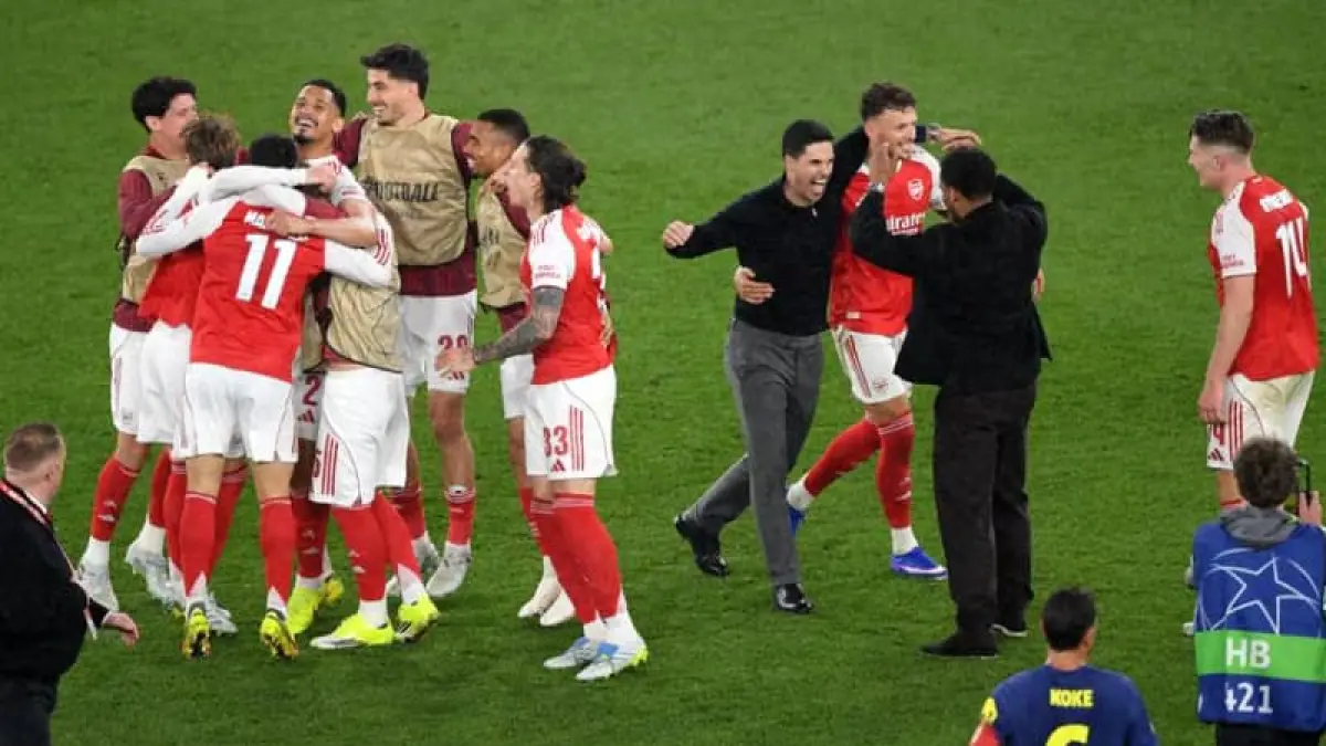 Selebrasi pemain dan pelatih Arsenal usai Bukayo Saka mencetak gol kemenangan melawan Atletico Madrid di semifinal Liga Champions 2026.(Foto: UEFA)
