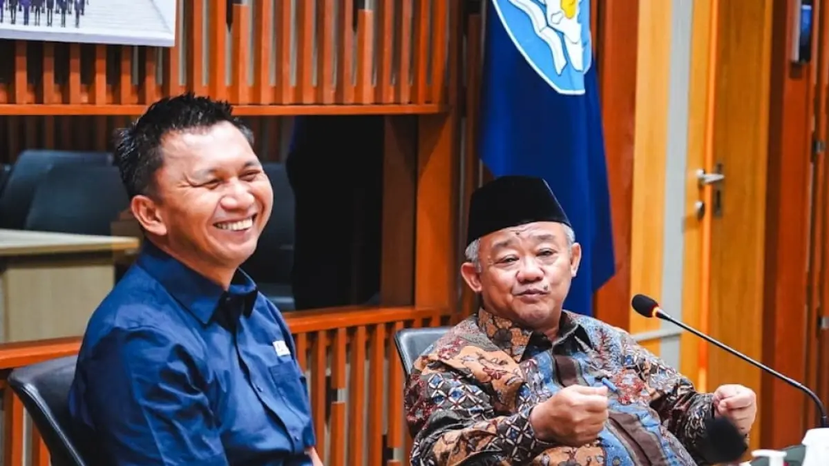 Menteri Pendidikan Dasar dan Menengah Abdul Mu’ti menerima Founder dan CEO DBL Indonesia Azrul Ananda saat membahas peluncuran program DBL Super Teacher di Jakarta.(Foto: DBL Indonesia)