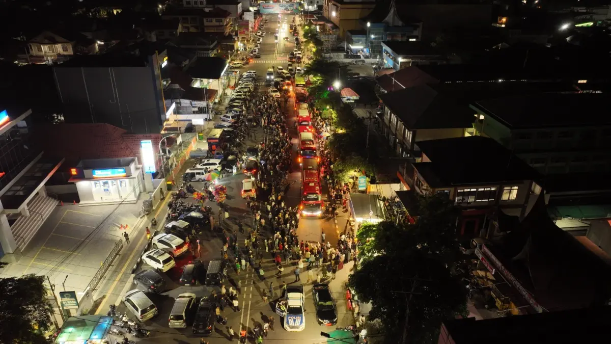 Sebanyak 175 jemaah haji Payakumbuh diberangkatkan menuju Asrama Haji Padang dengan lima bus pada Kamis dini hari.