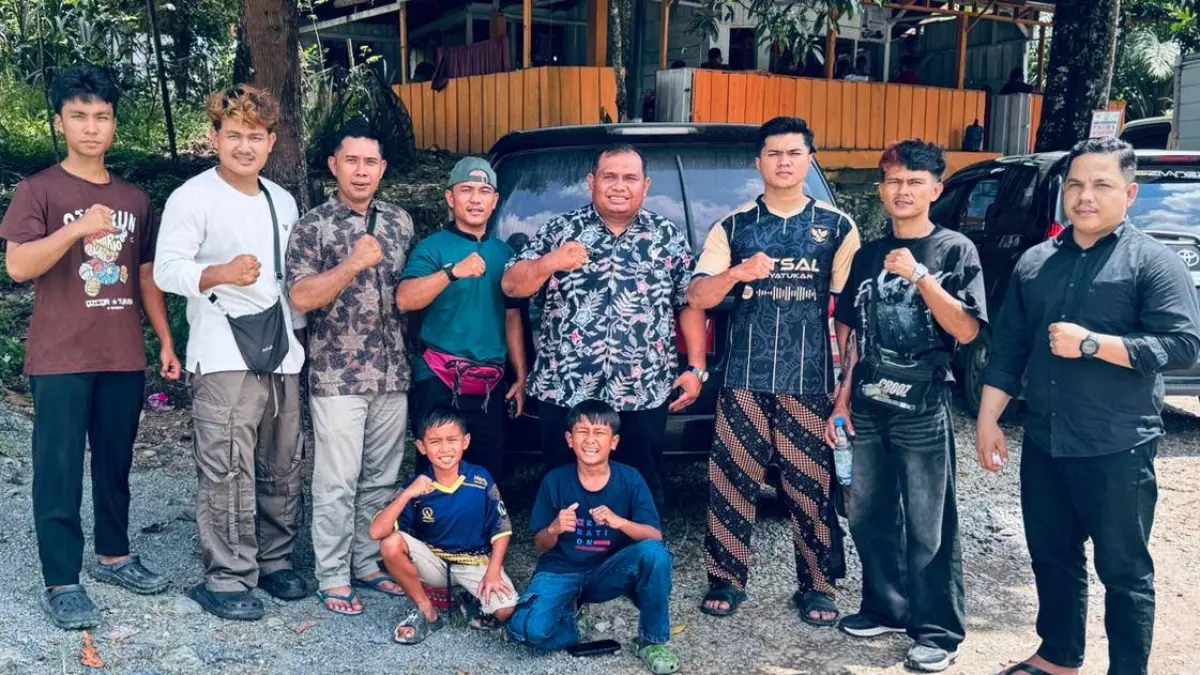 Kontingen tinju Dharmasraya meraih 4 medali pada Kejurda Pertina Sumbar 2026 di Padang, termasuk 1 emas dari kelas 66 kilogram putra.