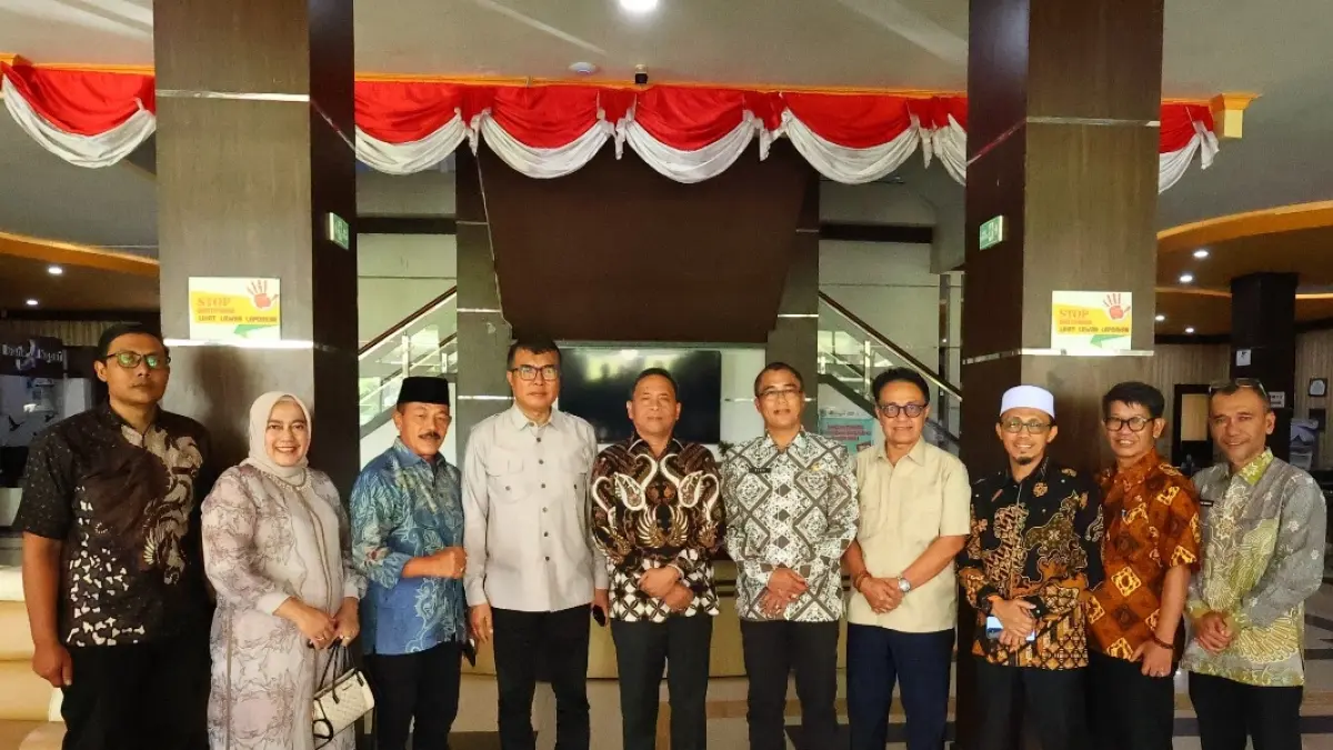 Komisi I DPRD Sumbar meninjau implementasi Sistem Pemerintahan Berbasis Elektronik (SPBE) di Kota Payakumbuh yang telah mengembangkan sedikitnya enam aplikasi layanan digital di Diskominfo, Kamis (07/05/2026).