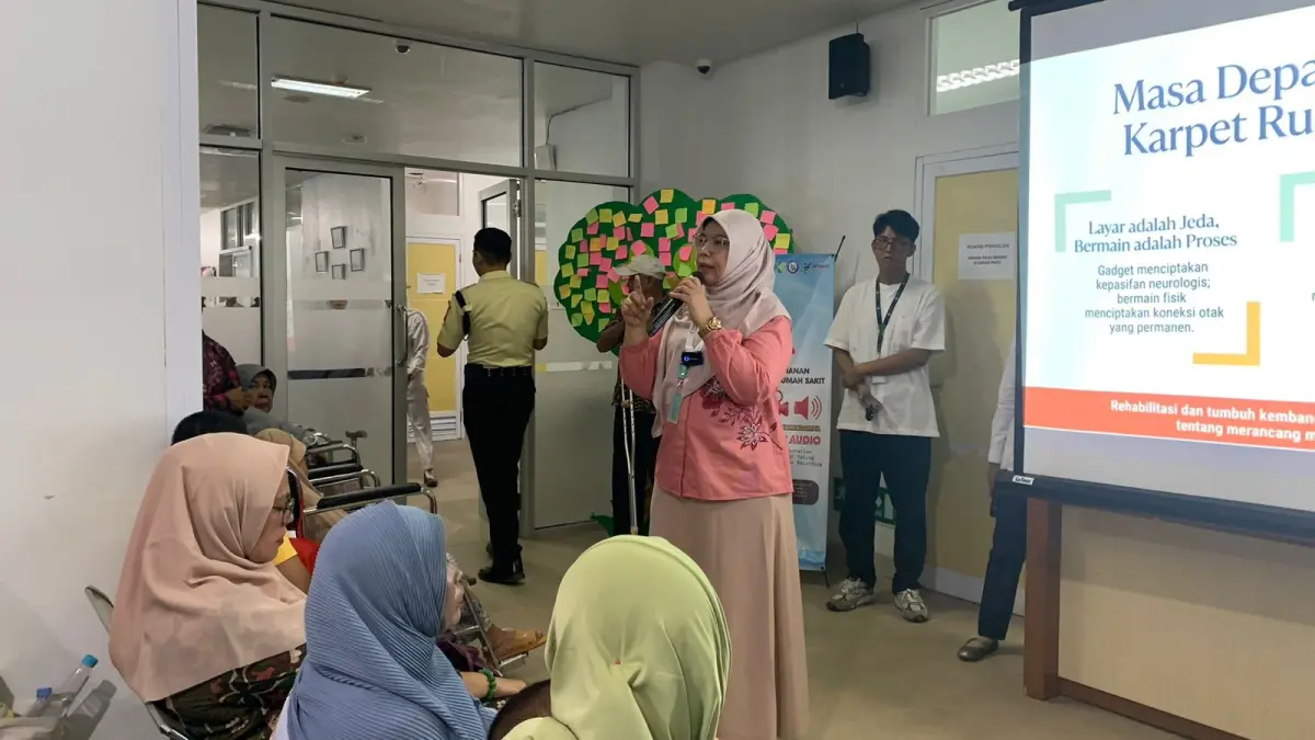 RSUP Dr M Djamil Padang menggelar kegiatan edukasi kesehatan yang melibatkan Instalasi Humas dan Promosi Kesehatan bersama Instalasi Rehabilitasi Medik beberapa waktu lalu. (DOK RSUP M DJAMIL)