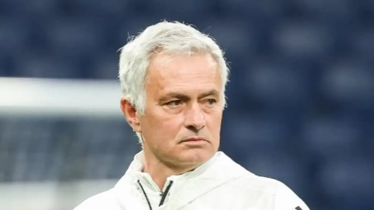 Jose Mourinho saat memimpin latihan tim Benfica jelang berhadapan dengan Real Madrid pada Februari lalu.(Foto: Instagram @jose_mouri1)