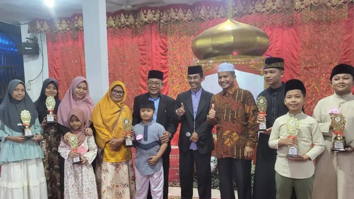 MTQ Nasional ke-42 Kelurahan Indarung di Kota Padang diikuti 70 peserta dari 13 rumah ibadah. Para juara akan mewakili ke tingkat kecamatan.